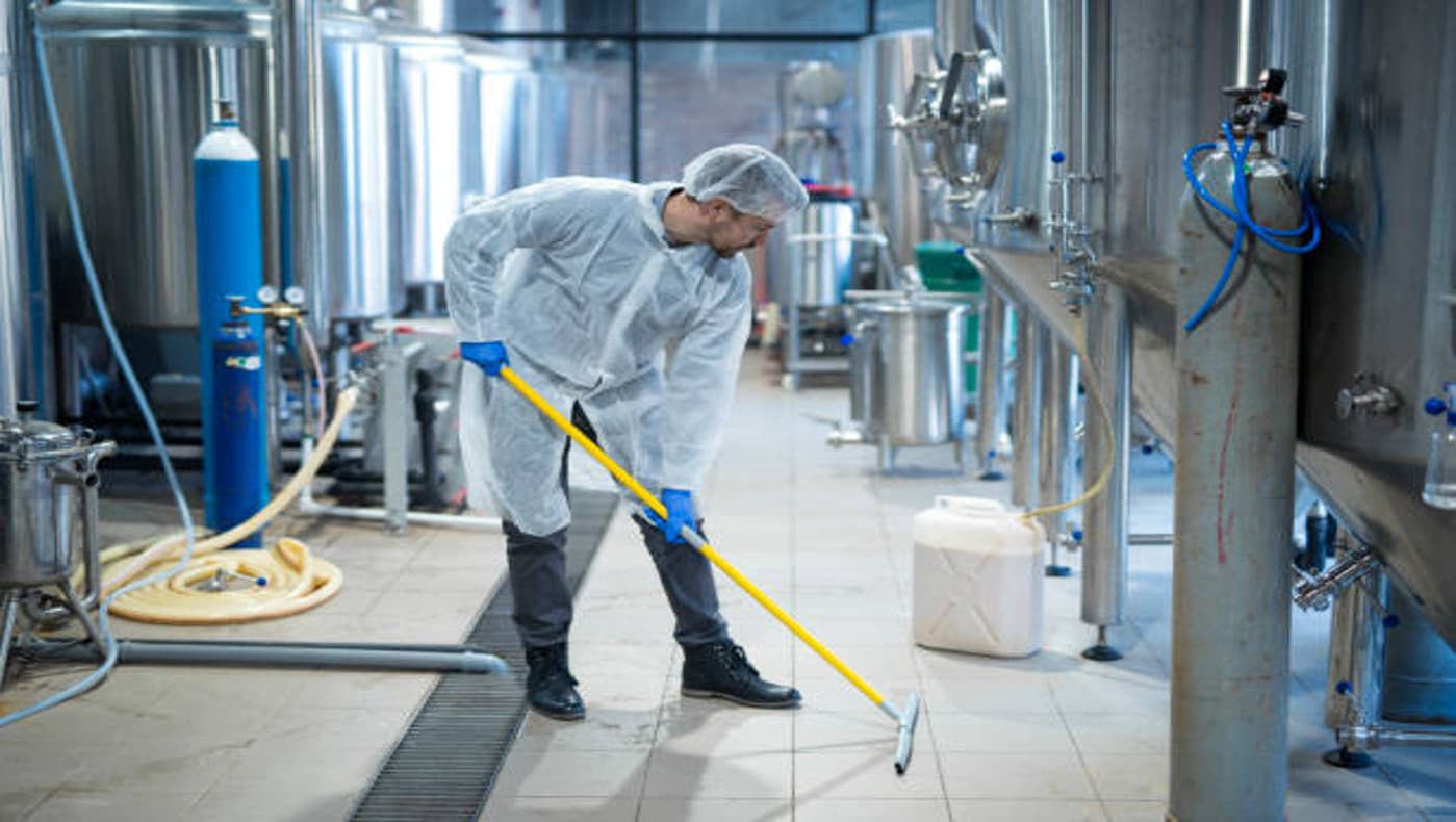 Service Work Employee In Industrials Environment